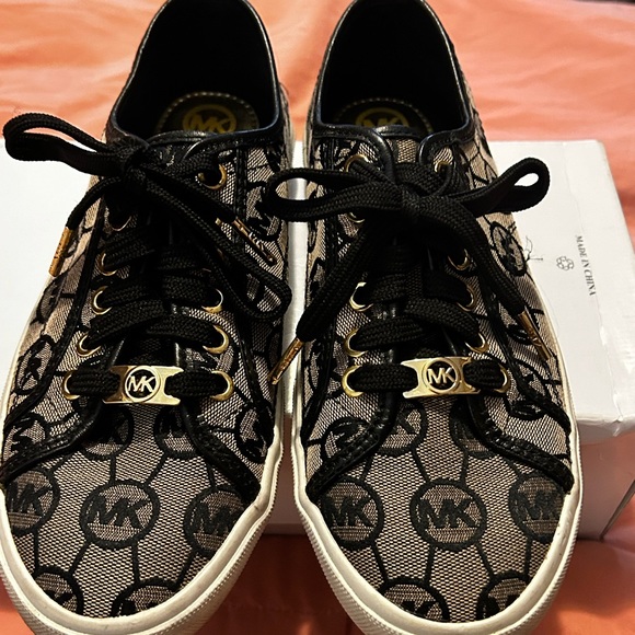 Michael Kors “Boerum” Sneakers - Picture 1 of 5